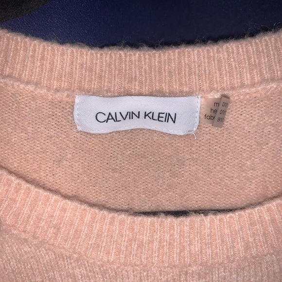 Calvin Klein Pink Sweater W Fringed Sleeve Size Small - Picture 4 of 5